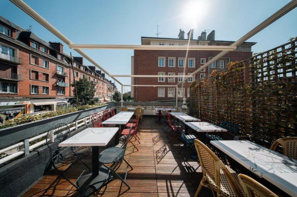 Brit Hotel Privilege Lisieux - La Villa Des Arts Экстерьер фото