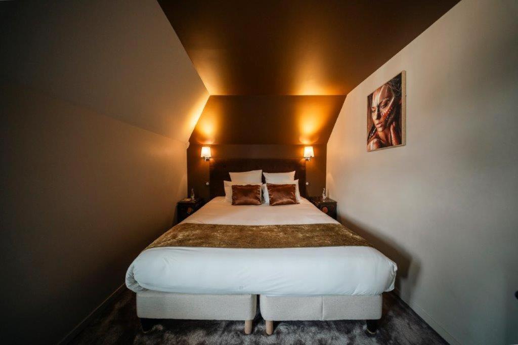 Brit Hotel Privilege Lisieux - La Villa Des Arts Экстерьер фото