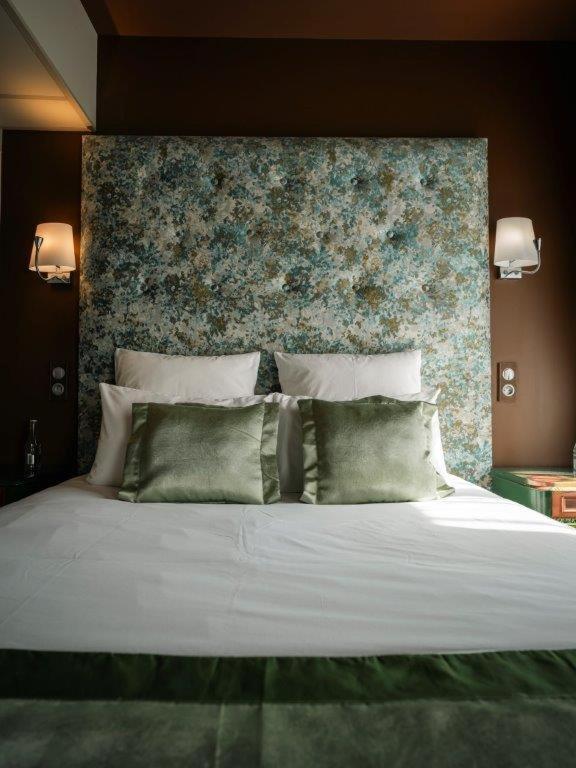 Brit Hotel Privilege Lisieux - La Villa Des Arts Экстерьер фото