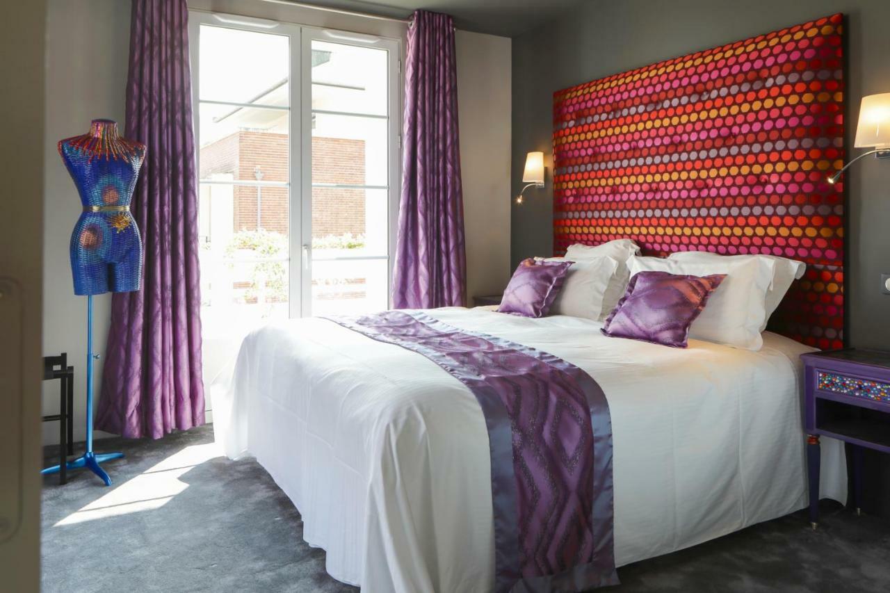 Brit Hotel Privilege Lisieux - La Villa Des Arts Экстерьер фото