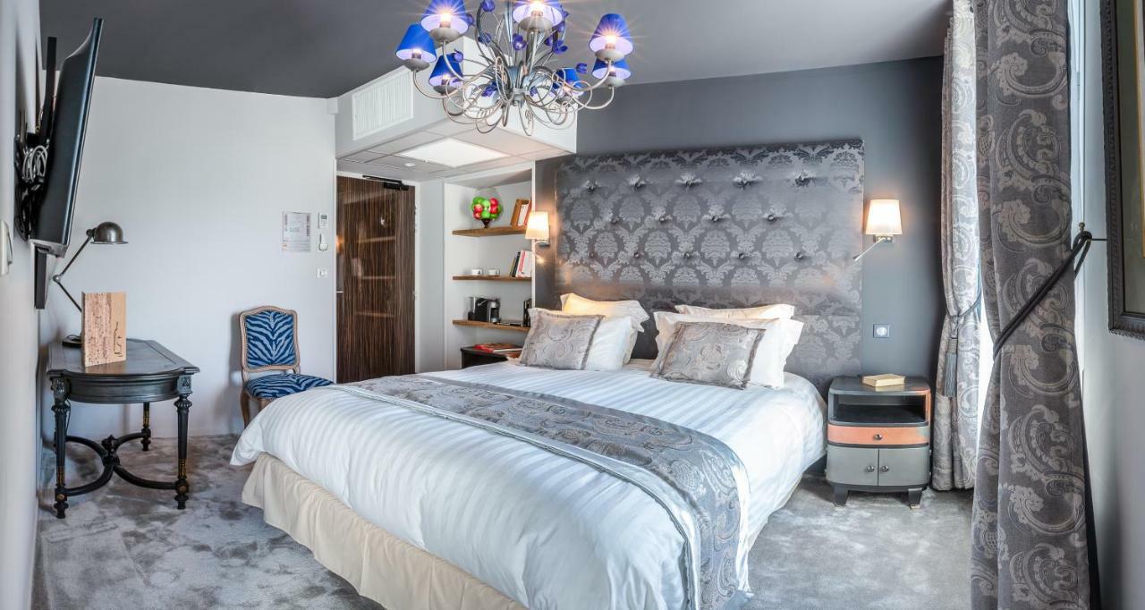 Brit Hotel Privilege Lisieux - La Villa Des Arts Экстерьер фото