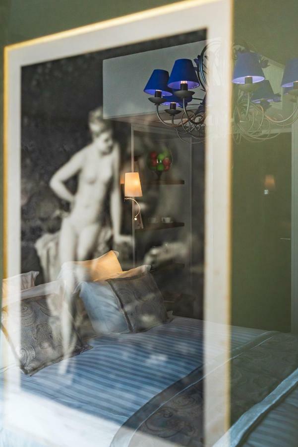 Brit Hotel Privilege Lisieux - La Villa Des Arts Экстерьер фото